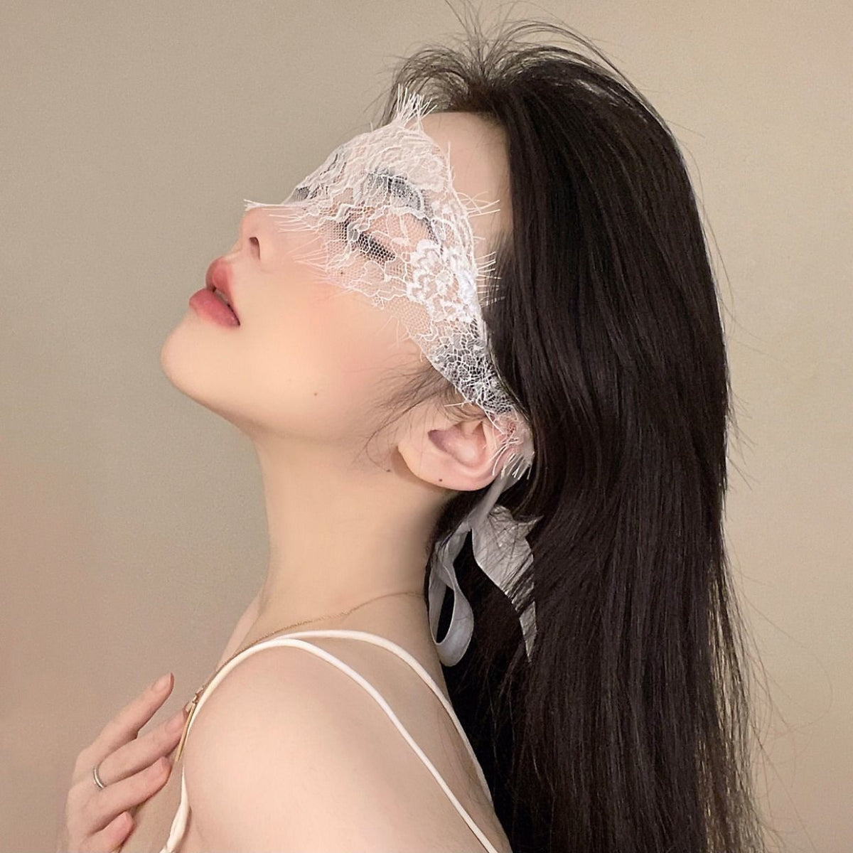 Queen's Lace Mask