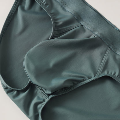 Skin-friendly Men's low-rise Breathable Large-pouch Briefs